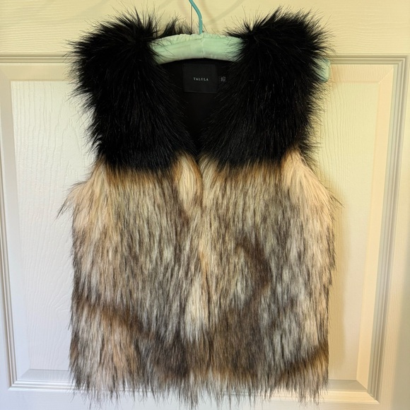 Aritzia Talula Faux Fur Vest - Picture 1 of 6